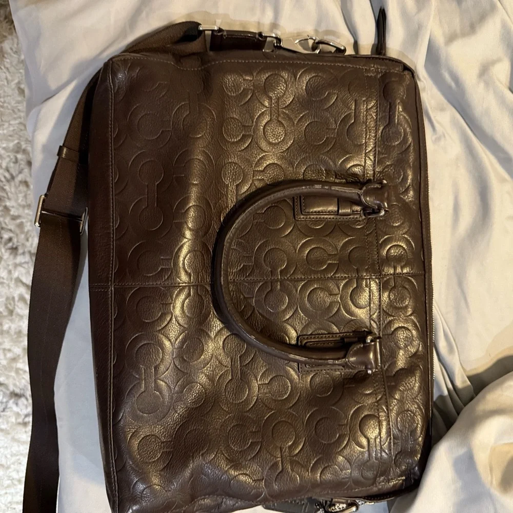 Like new Men’s Coach leather messenger bag used twice - Picture 3 of 5